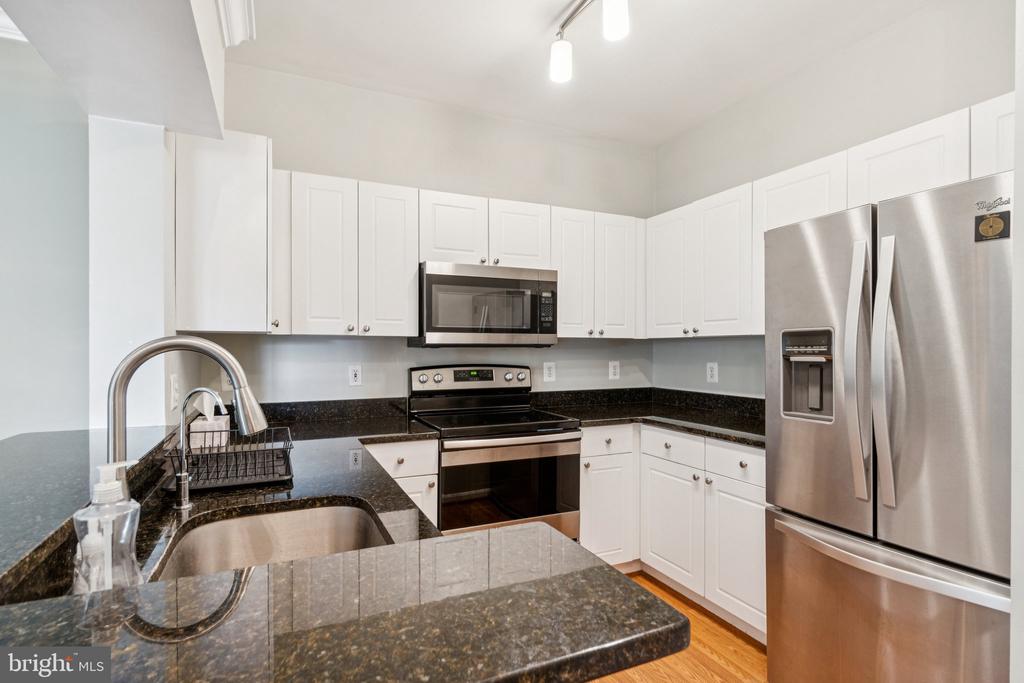 4550 STRUTFIELD LANE 2424