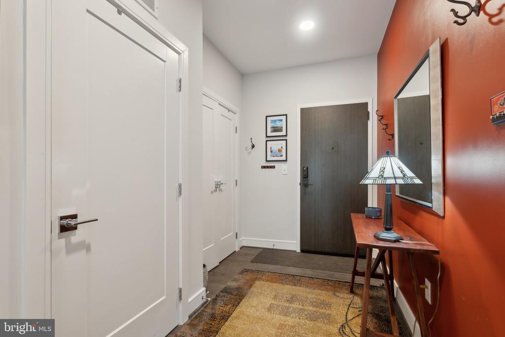 625 SLATERS LANE 201