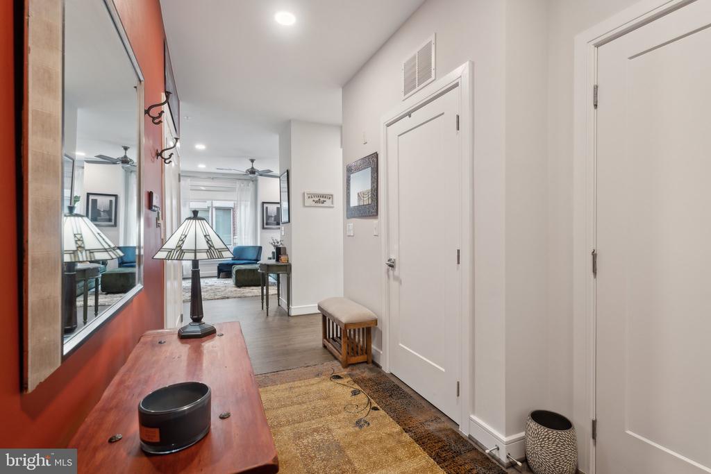 625 SLATERS LANE 201