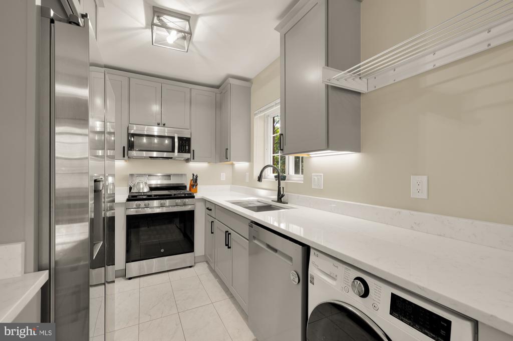 3548 MARTHA CUSTIS DRIVE