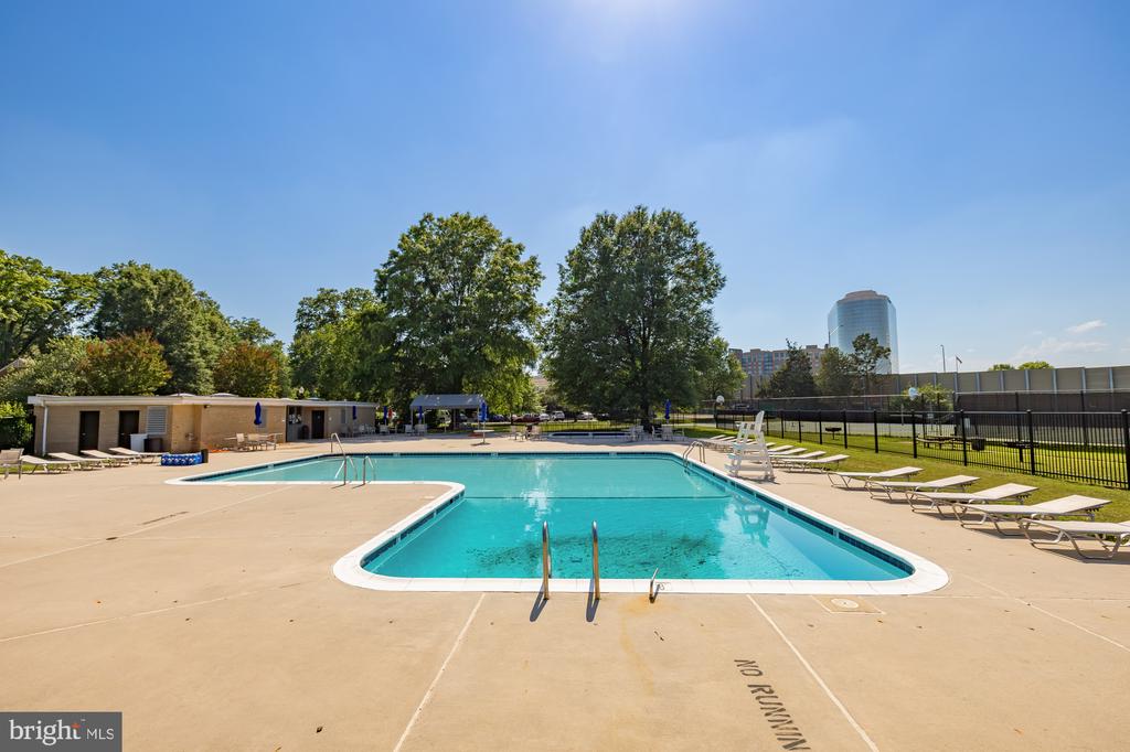3548 MARTHA CUSTIS DRIVE