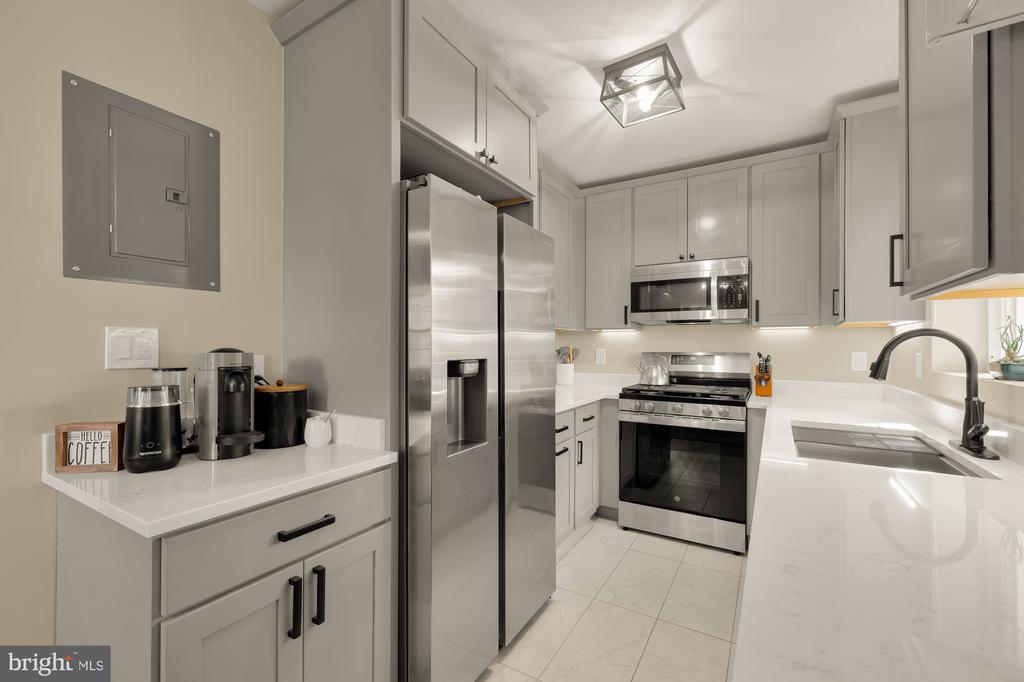 3548 MARTHA CUSTIS DRIVE