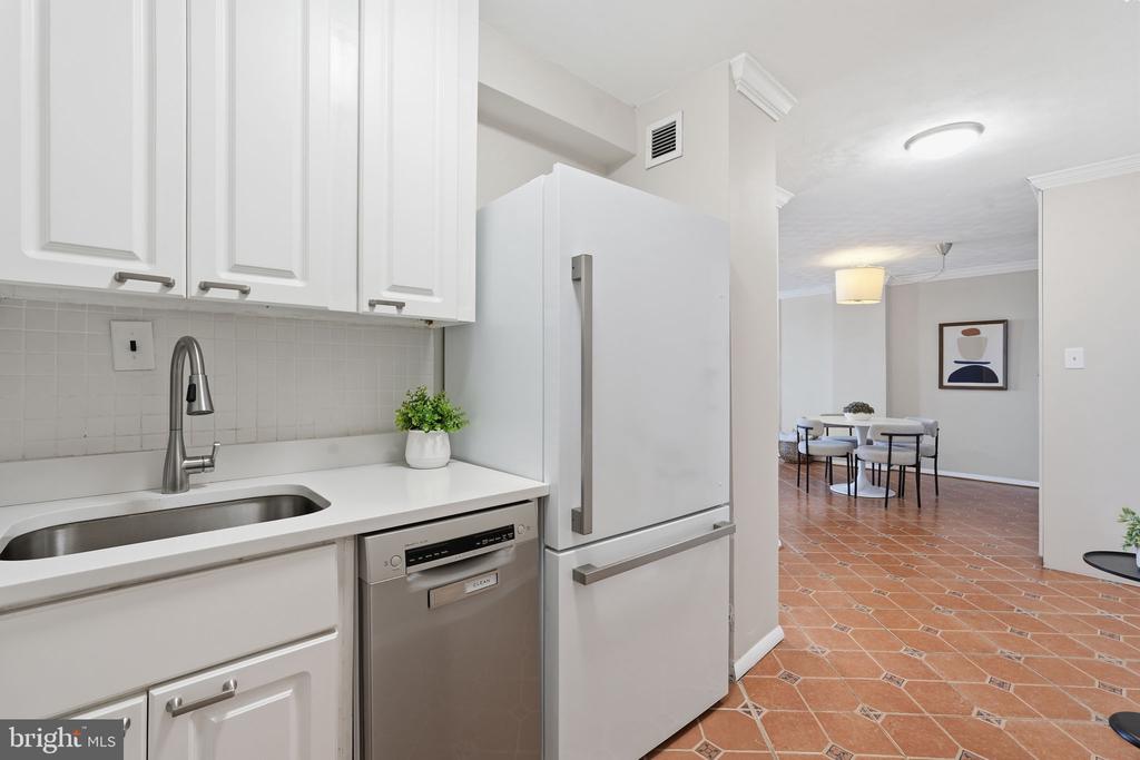 801 N PITT STREET 706