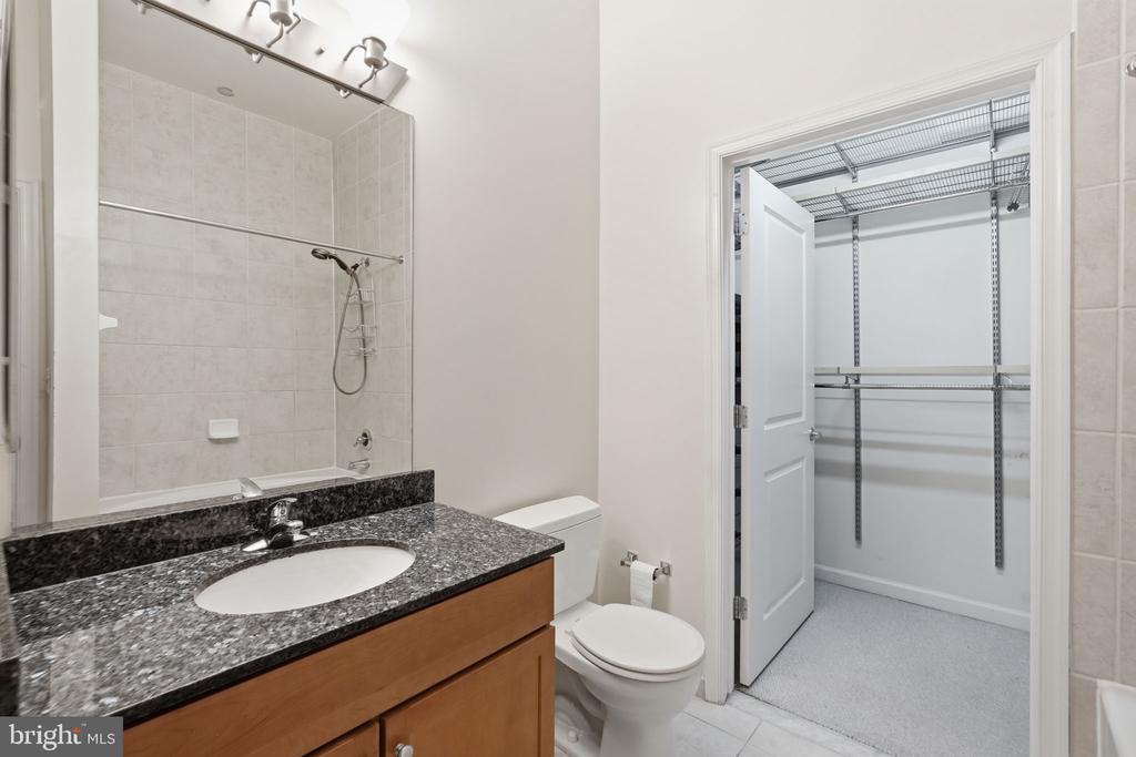 309 HOLLAND LANE Unit: 211