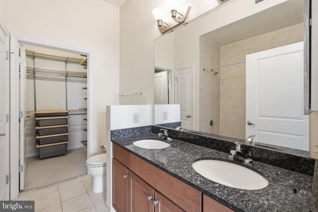 309 HOLLAND LANE Unit: 211