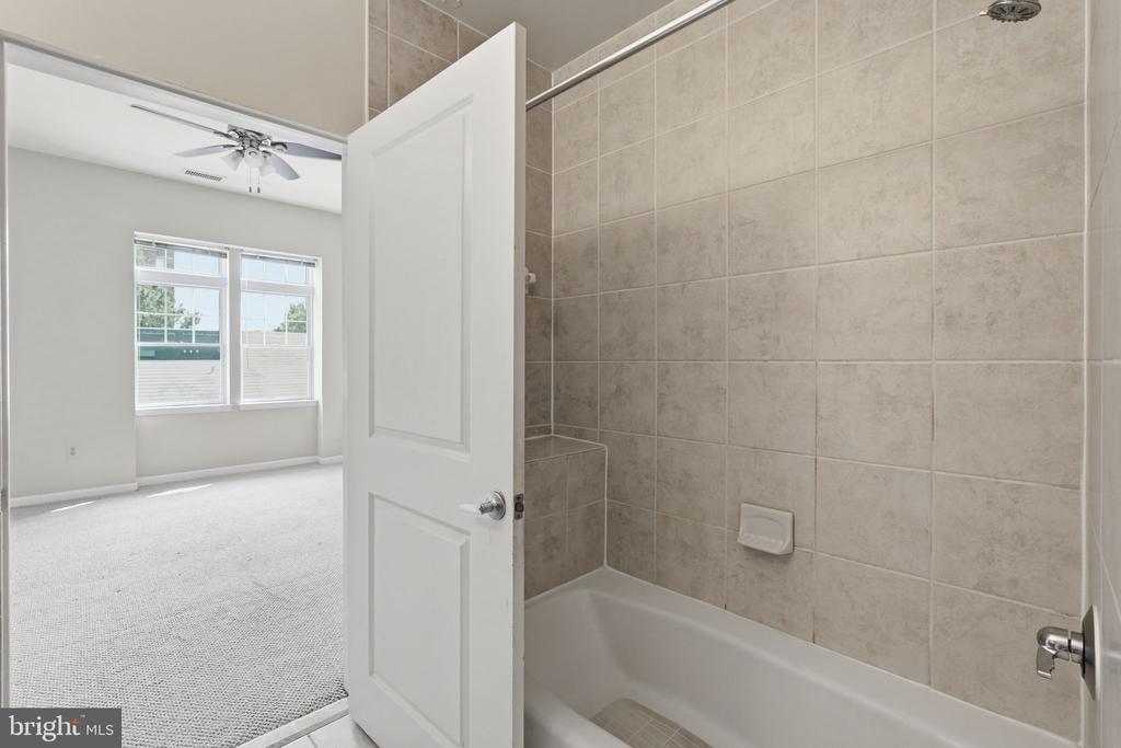 309 HOLLAND LANE Unit: 211