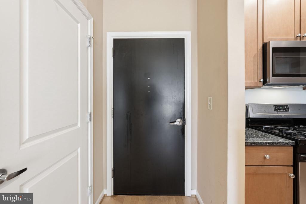 309 HOLLAND LANE Unit: 211
