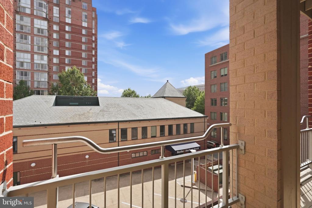 309 HOLLAND LANE Unit: 211