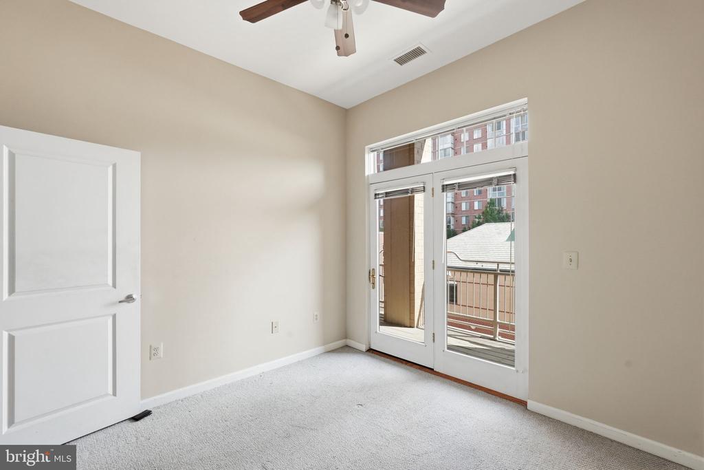 309 HOLLAND LANE Unit: 211