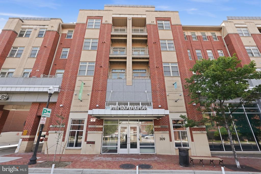 309 HOLLAND LANE Unit: 211