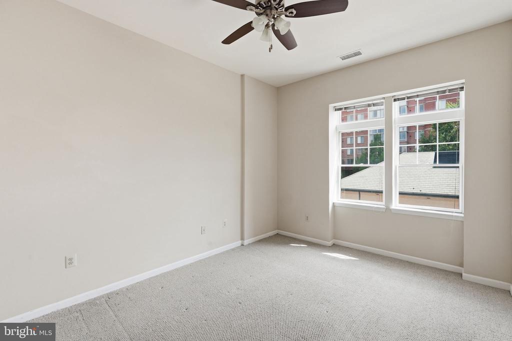 309 HOLLAND LANE Unit: 211