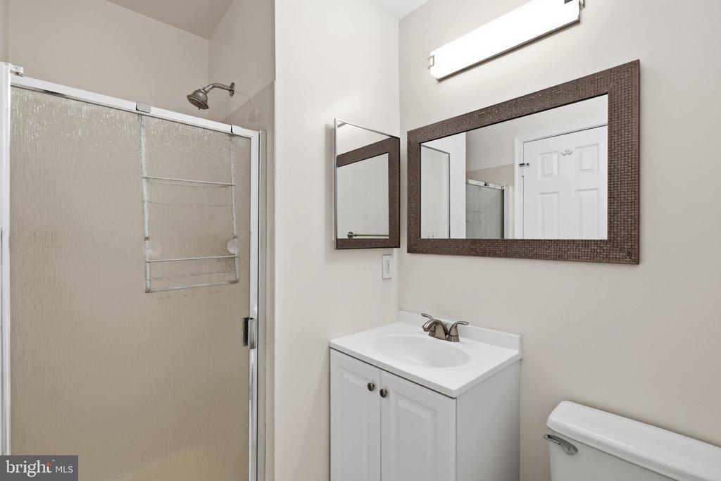 541 COLECROFT COURT