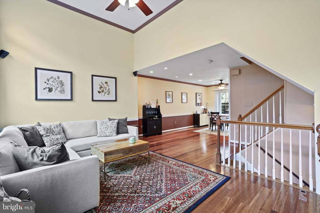 2442 GARNETT DRIVE