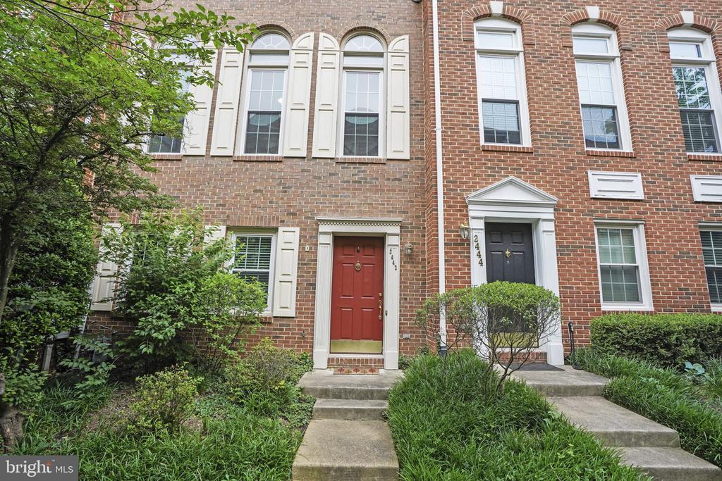 2442 GARNETT DRIVE