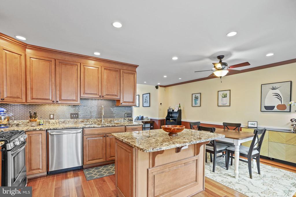 2442 GARNETT DRIVE