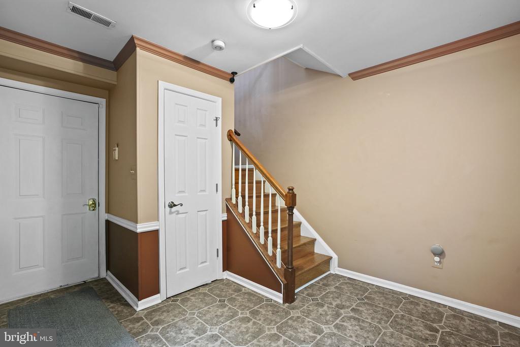 2442 GARNETT DRIVE