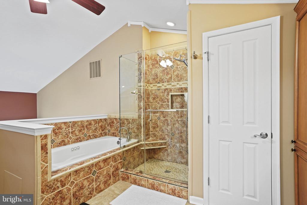 2442 GARNETT DRIVE