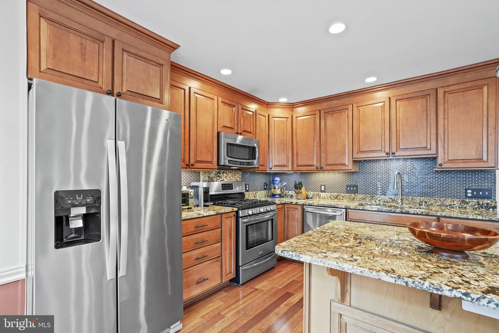 2442 GARNETT DRIVE