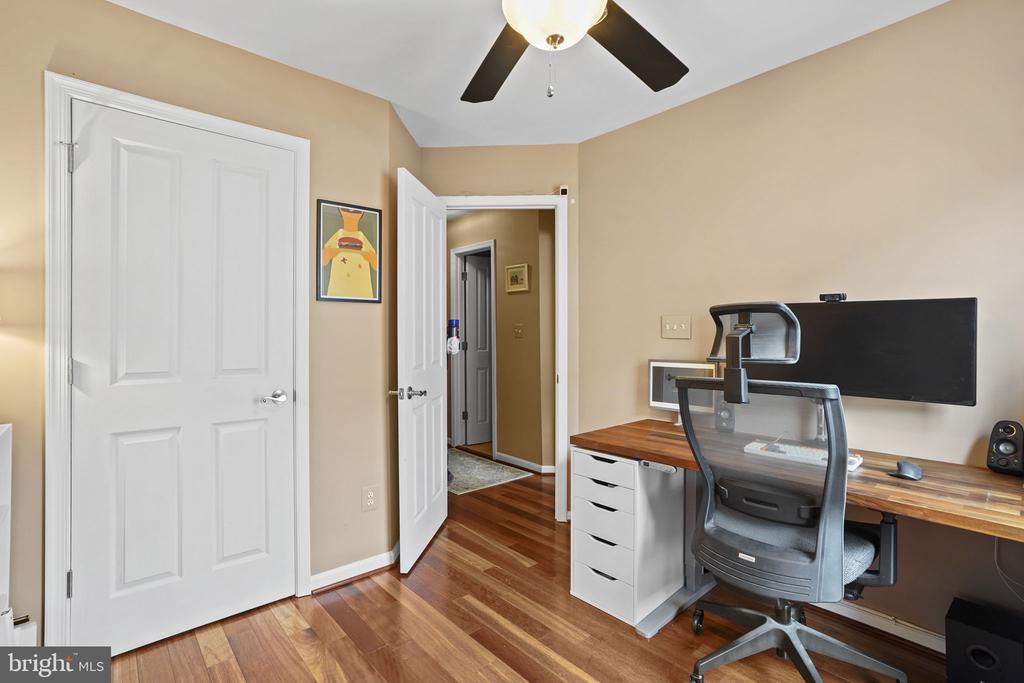 2442 GARNETT DRIVE