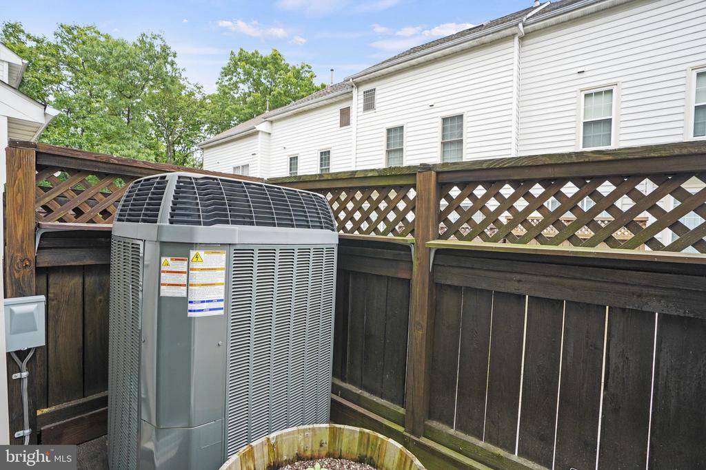 2442 GARNETT DRIVE
