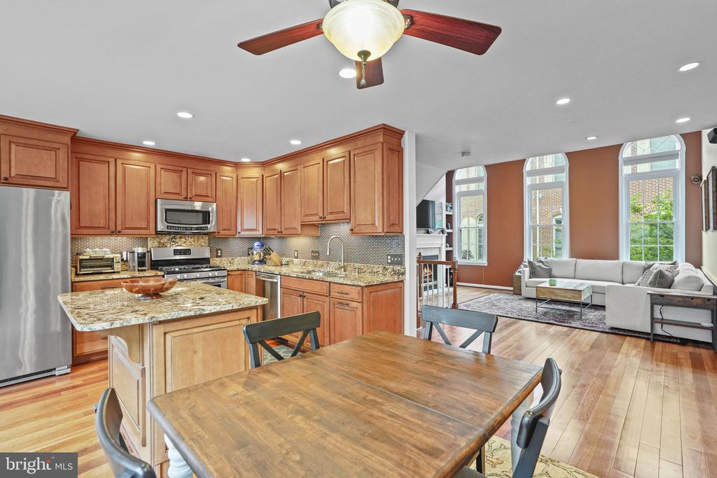 2442 GARNETT DRIVE