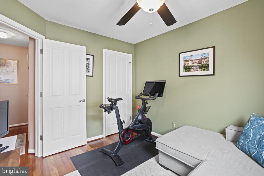 2442 GARNETT DRIVE