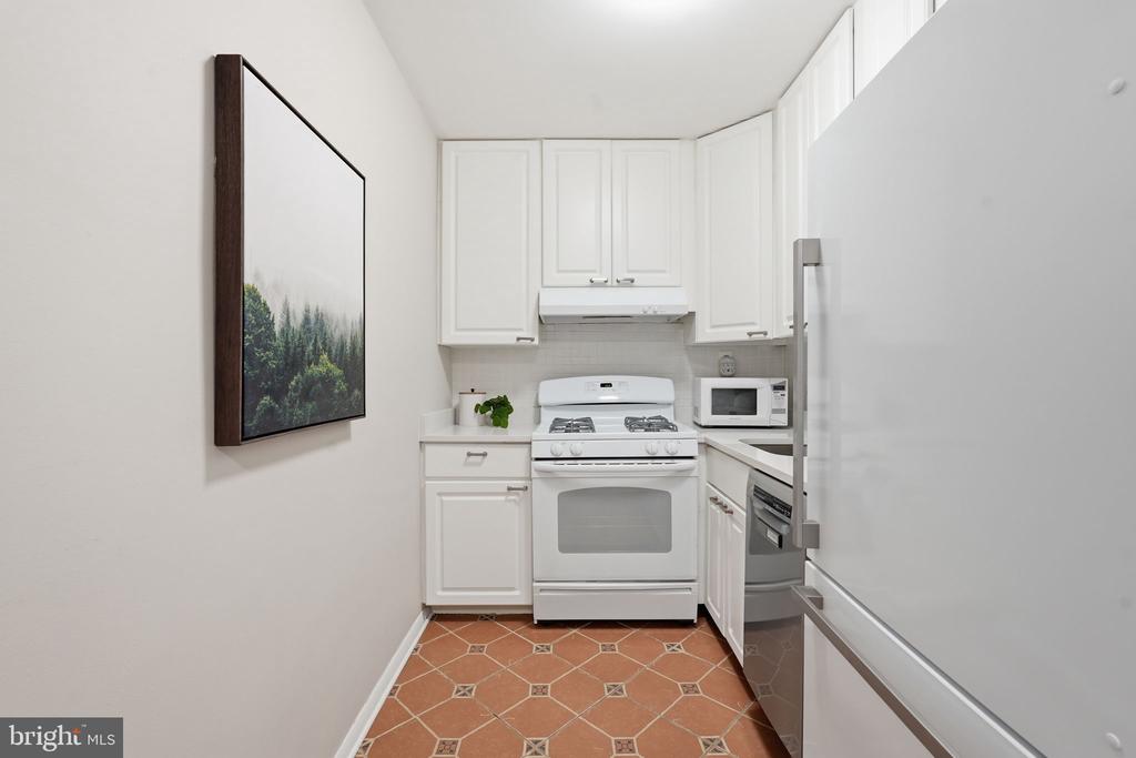 801 N PITT STREET Unit: 706
