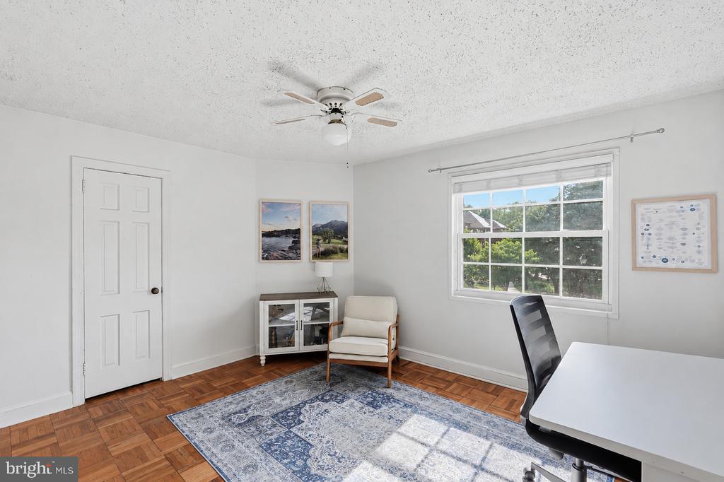 1708 W ABINGDON DRIVE Unit: 202