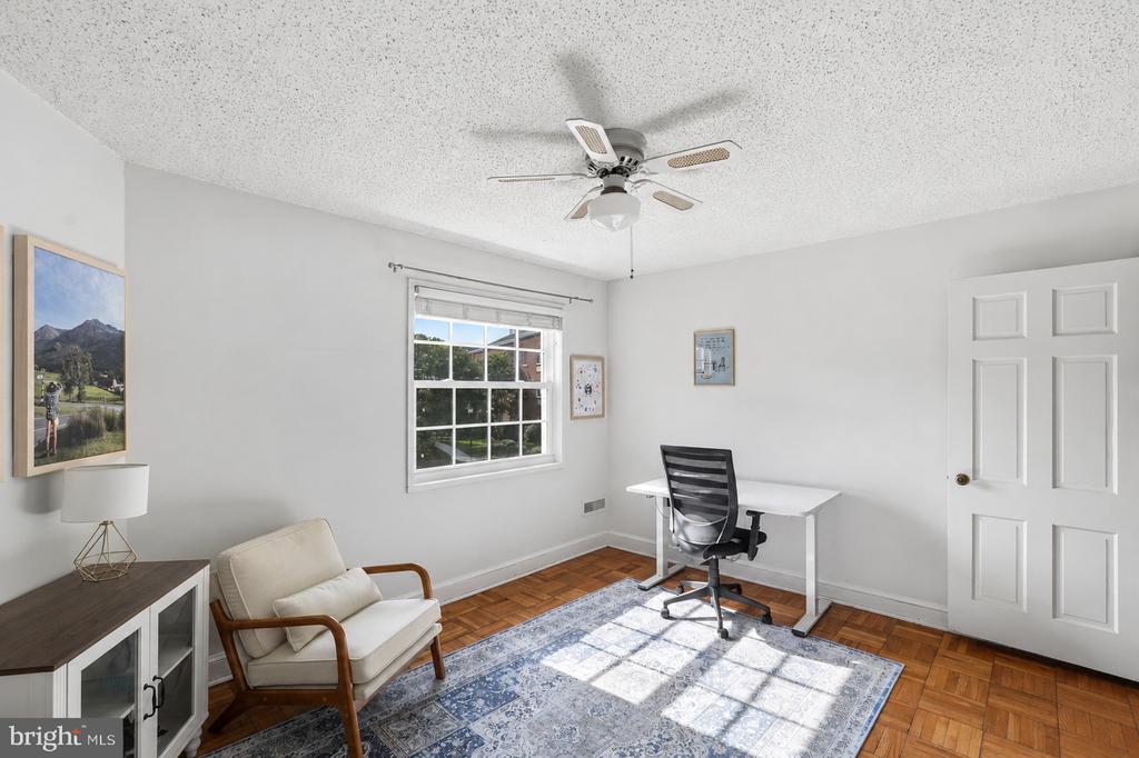 1708 W ABINGDON DRIVE Unit: 202