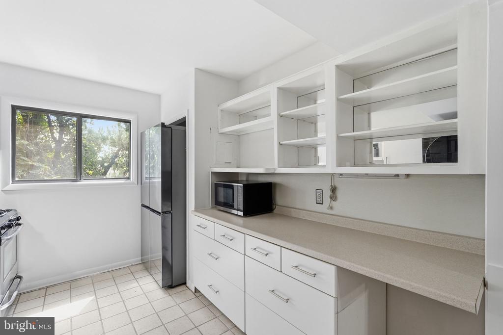 55 SKYHILL ROAD Unit: 202