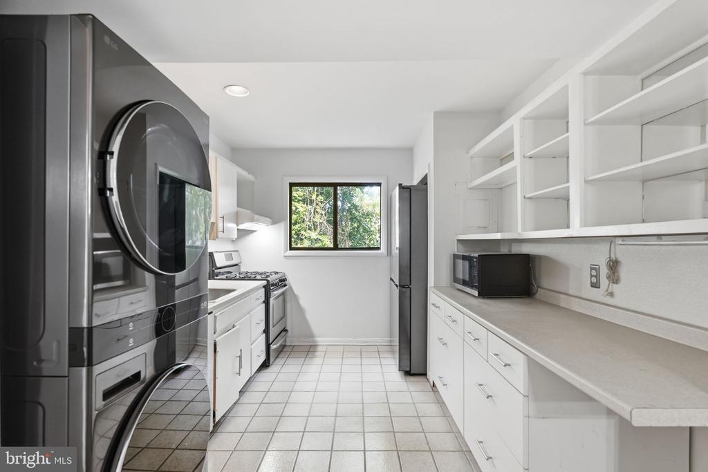 55 SKYHILL ROAD Unit: 202