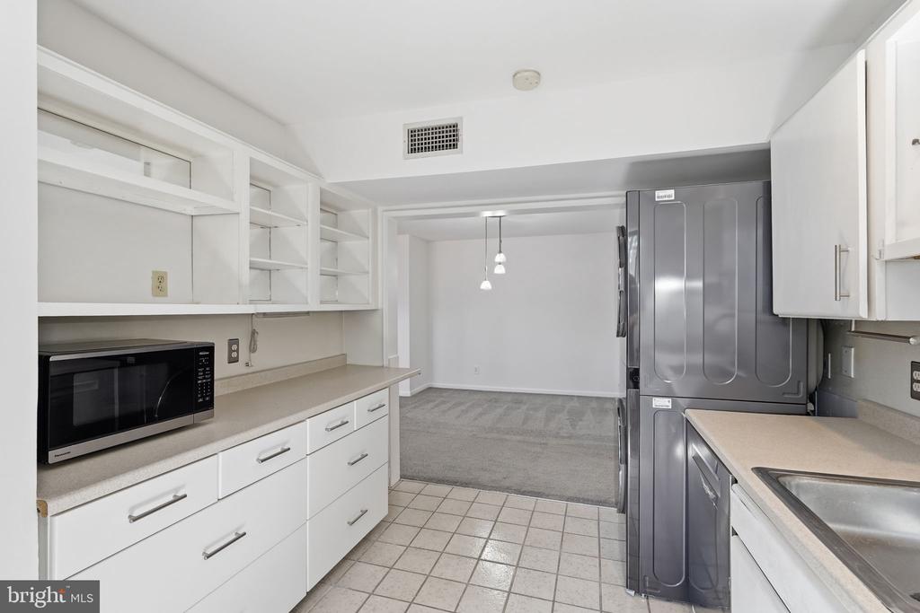 55 SKYHILL ROAD Unit: 202