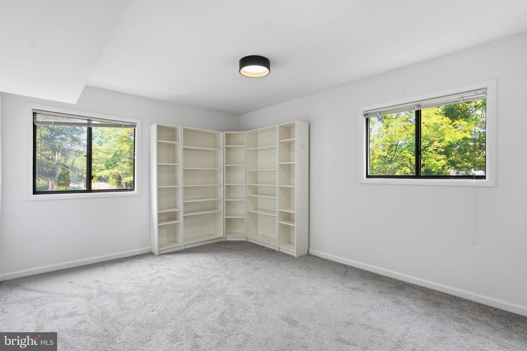55 SKYHILL ROAD Unit: 202