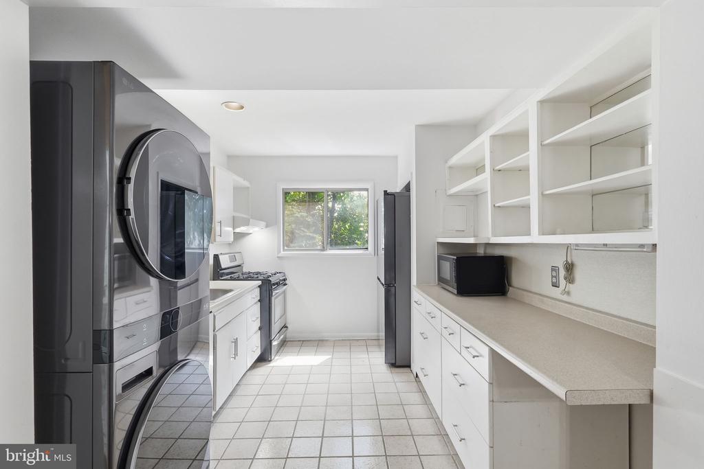 55 SKYHILL ROAD Unit: 202