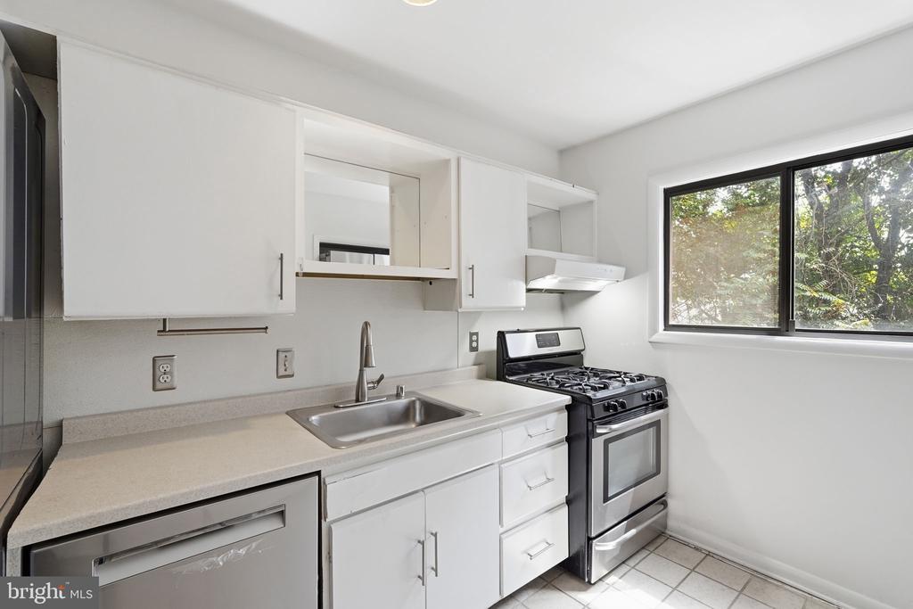 55 SKYHILL ROAD Unit: 202