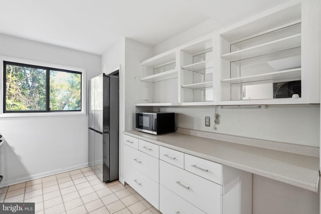 55 SKYHILL ROAD Unit: 202