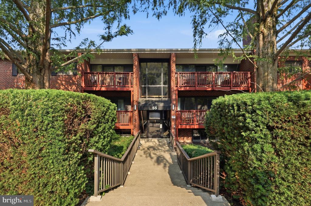 55 SKYHILL ROAD Unit: 202