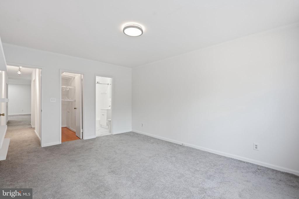 55 SKYHILL ROAD Unit: 202