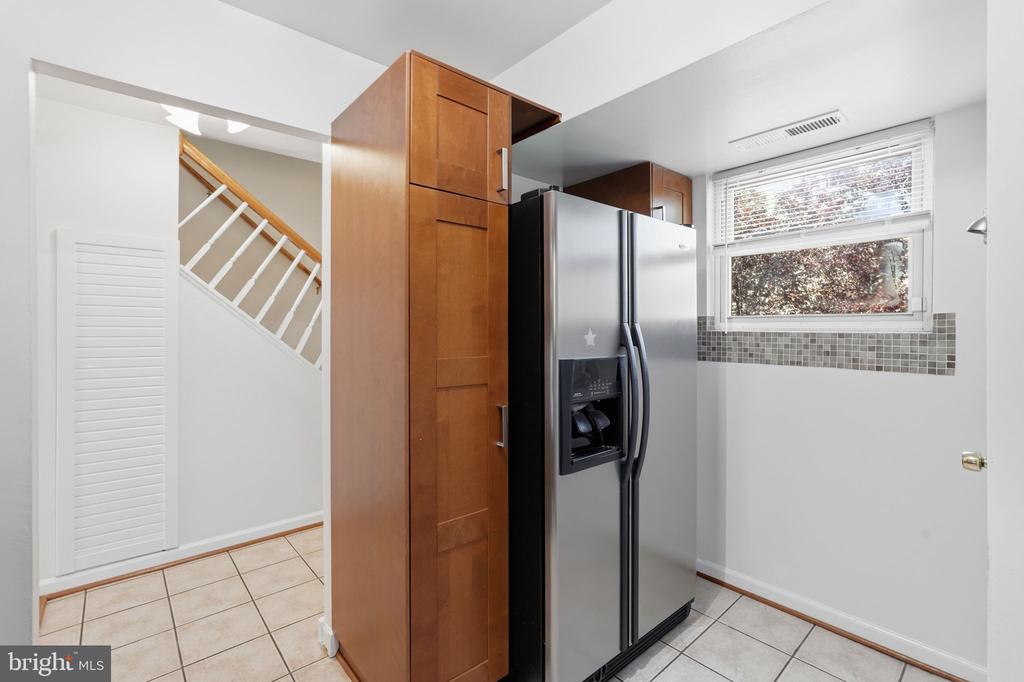 5902 MAYFLOWER COURT