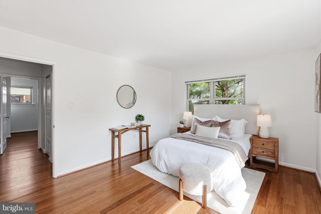 5902 MAYFLOWER COURT