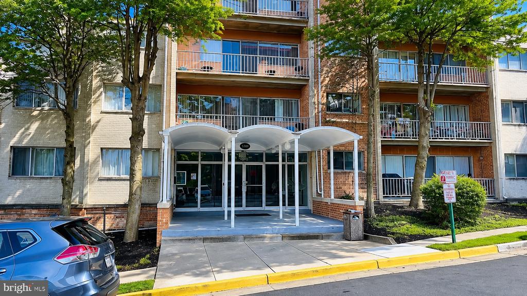 5801 QUANTRELL AVENUE Unit: 206