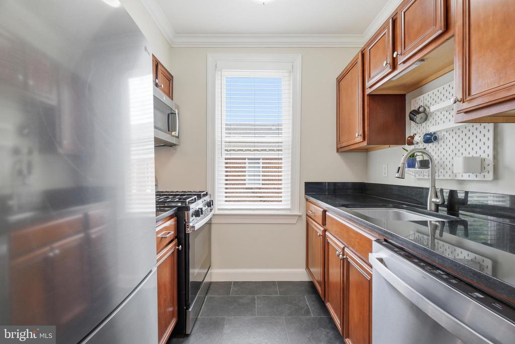 922 S WASHINGTON STREET Unit: 304