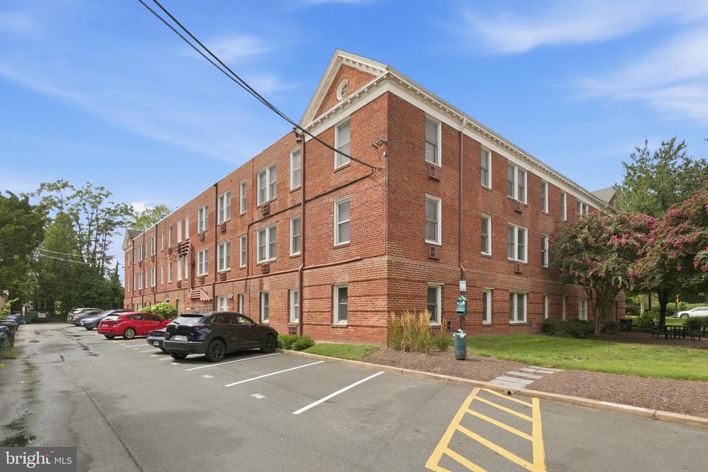 922 S WASHINGTON STREET Unit: 304