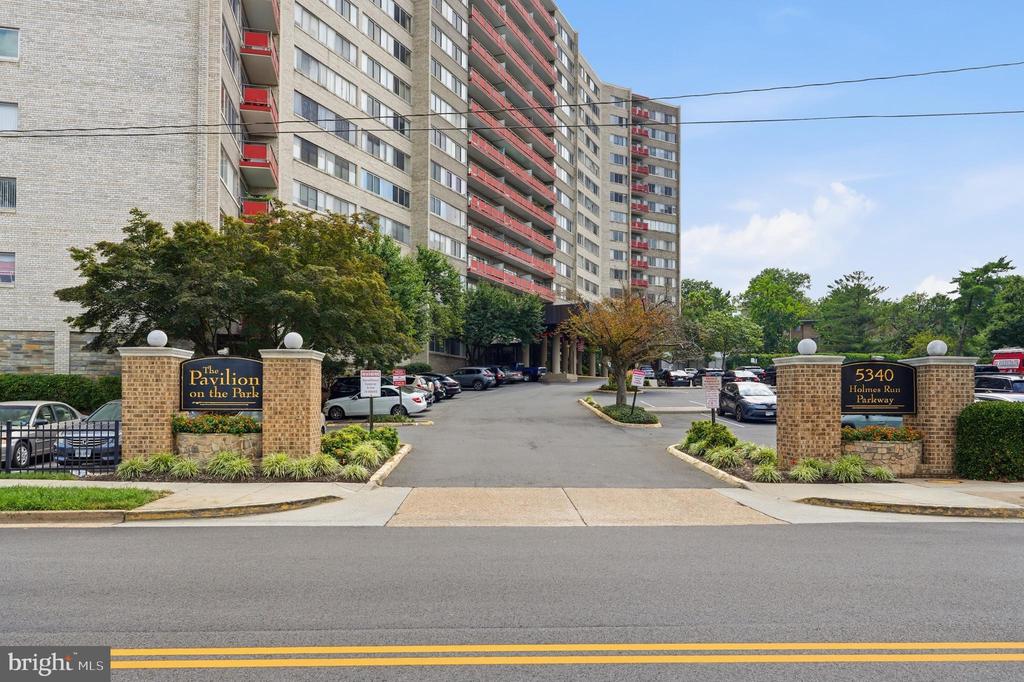 5340 HOLMES RUN PARKWAY Unit: 704