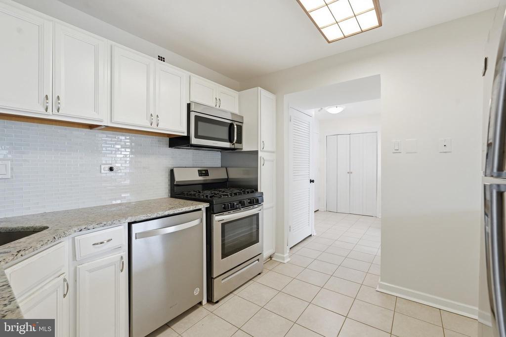 5340 HOLMES RUN PARKWAY Unit: 704