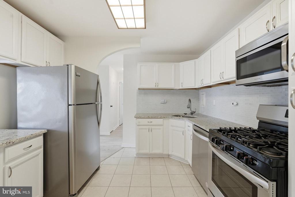 5340 HOLMES RUN PARKWAY Unit: 704