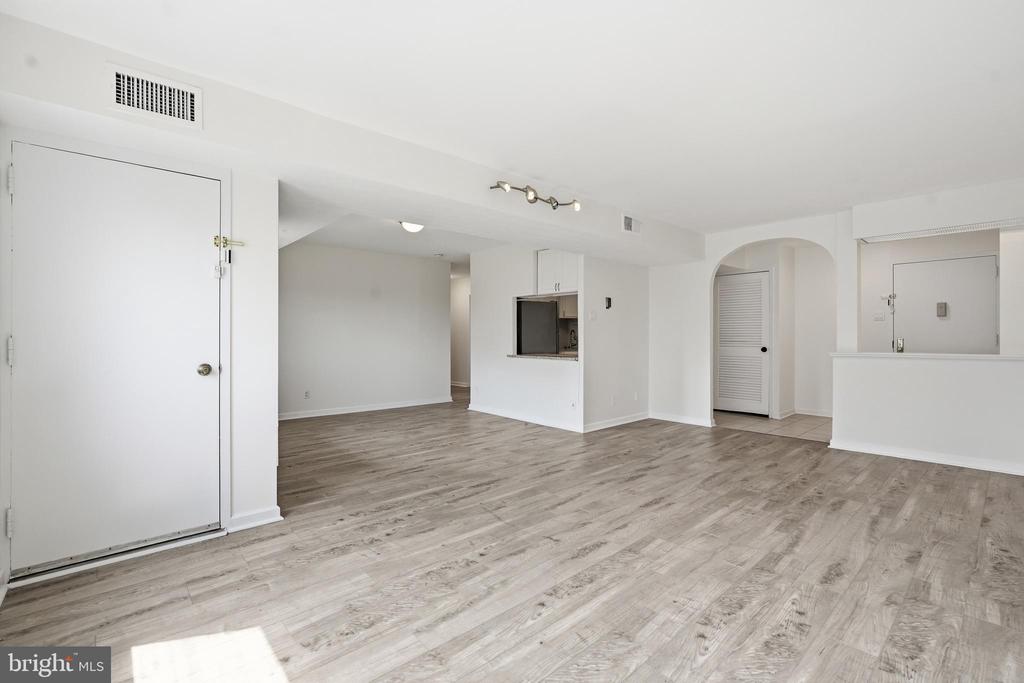 5340 HOLMES RUN PARKWAY Unit: 704