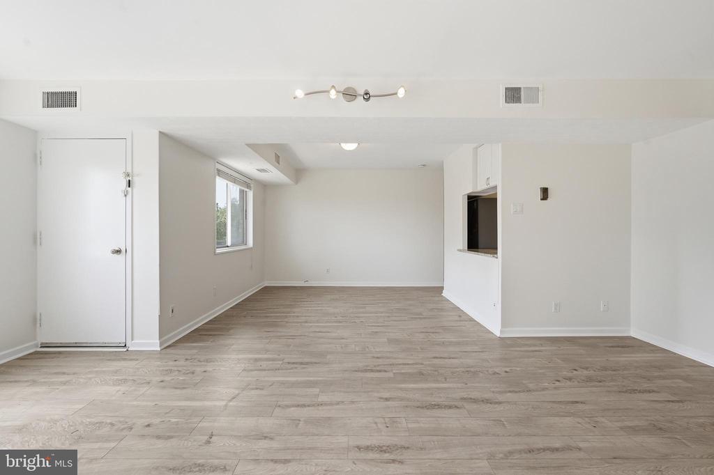 5340 HOLMES RUN PARKWAY Unit: 704