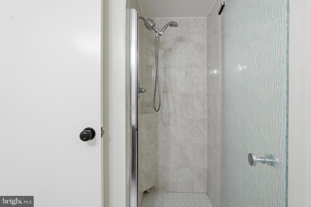 5340 HOLMES RUN PARKWAY Unit: 704