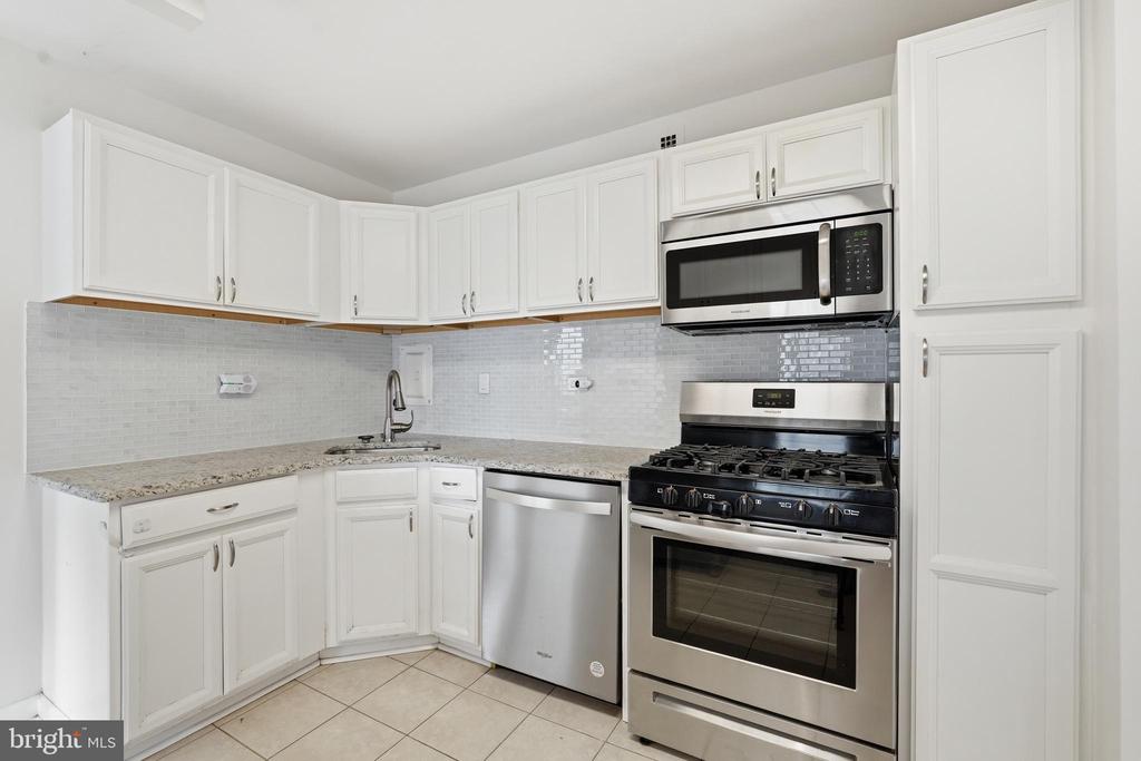 5340 HOLMES RUN PARKWAY Unit: 704